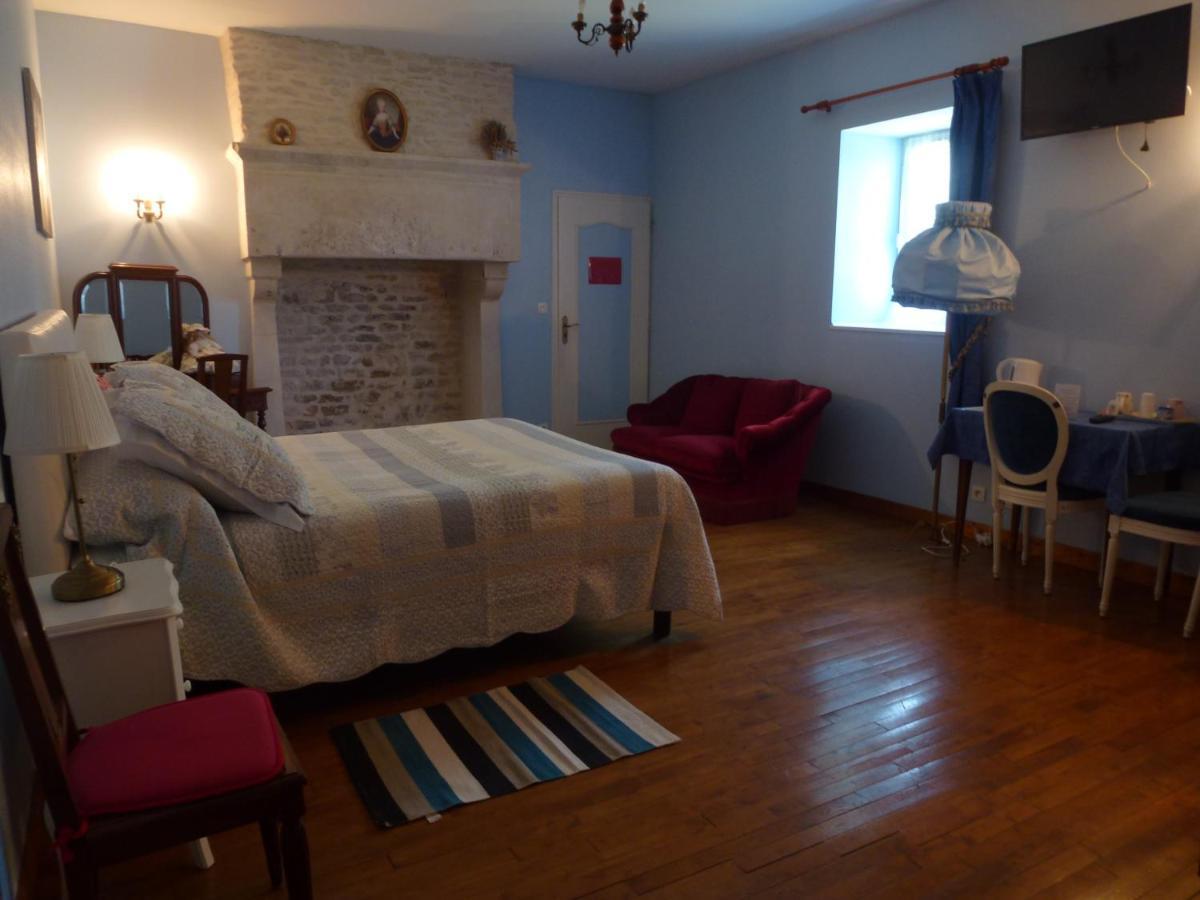 Le Logis De Faugerit Bed & Breakfast Frontenay-Rohan-Rohan Exterior photo
